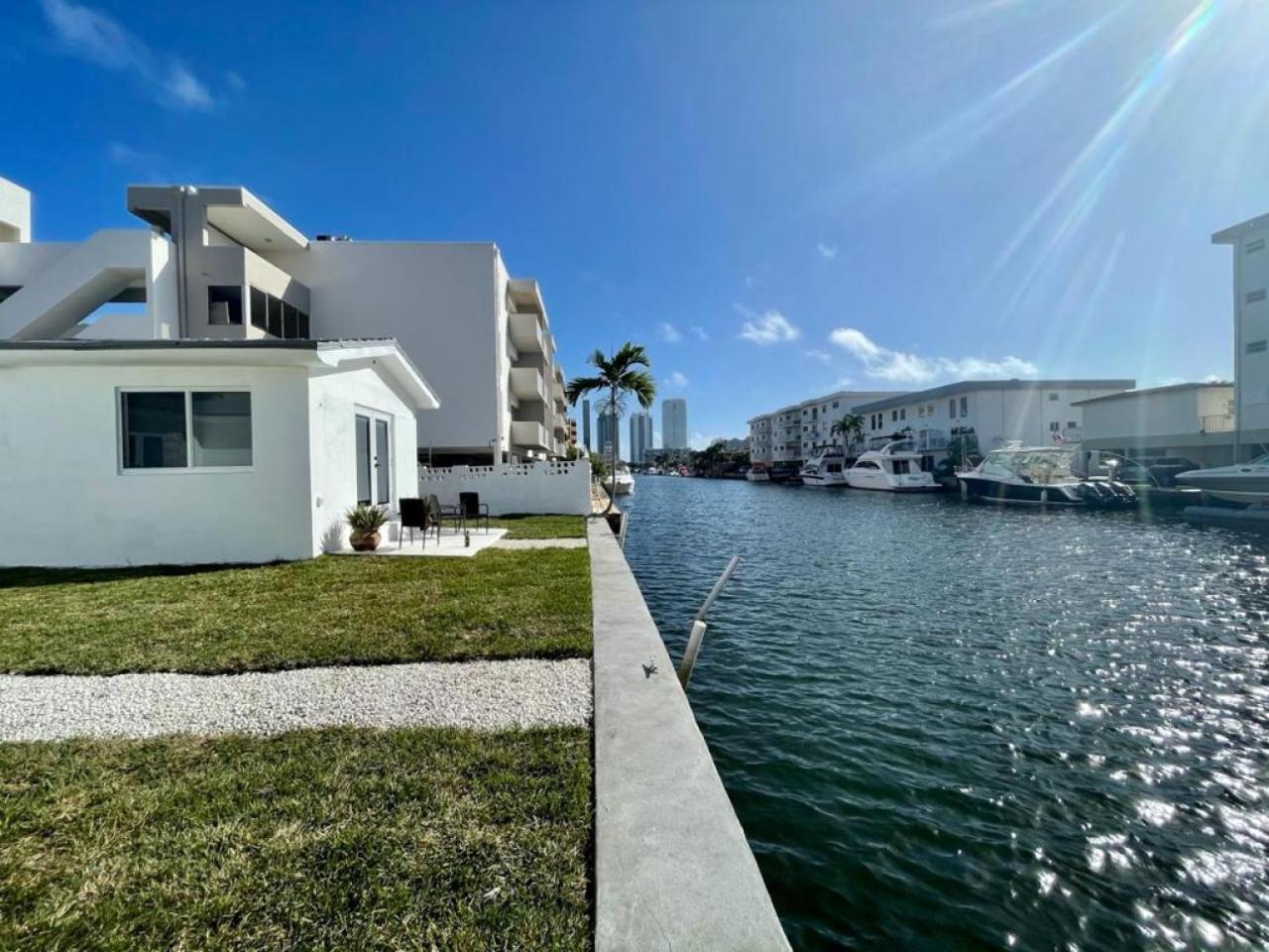 Casa Canal Норт-Майами-Бич Номер фото